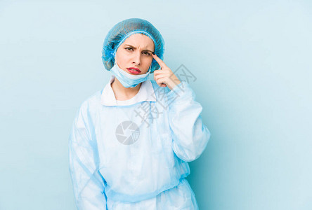 年轻外科女医生与食腐者隔离表现图片