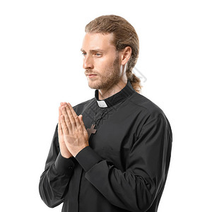 白色背景上的祈祷牧师图片