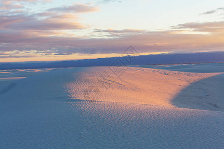美国新墨西哥州的白沙丘图片