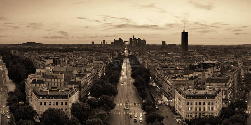 巴黎的天线屋顶视图与法国防商图片
