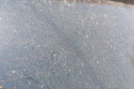 玻璃质地上的灰尘肮脏和多尘的车窗玻璃汽车护理清洁服务或图片