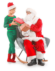 圣诞老人和小精灵小孩有礼物图片