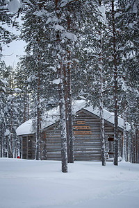 冬季芬兰雪景与木屋图片