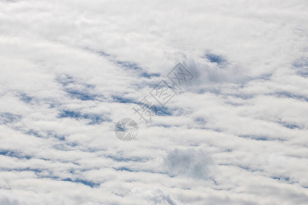 白天空中的云图片