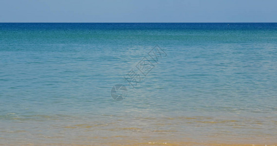 海沙滩和蓝天图片