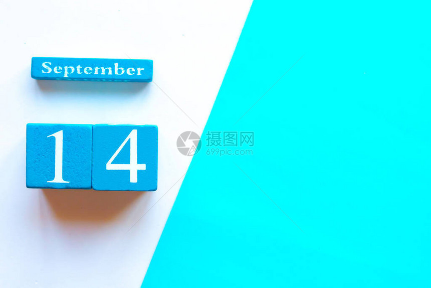 9月14日空白的蓝色和白色几何背景Wooden图片