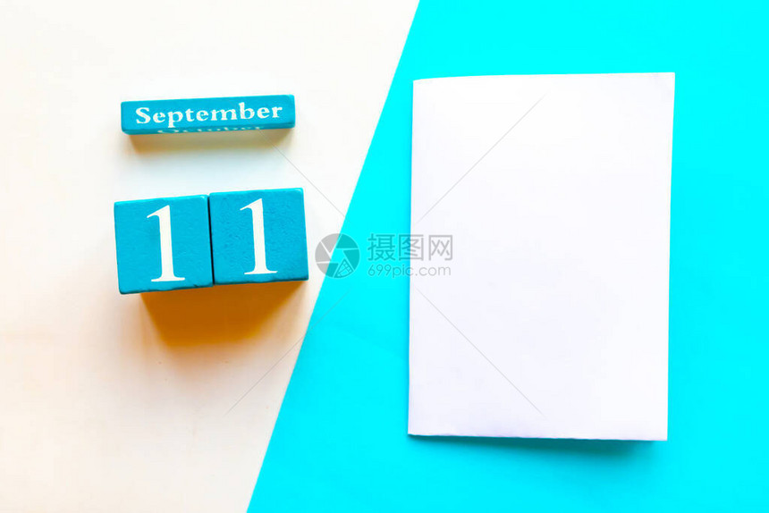 119月11日木制手工日历和白模型空白图片