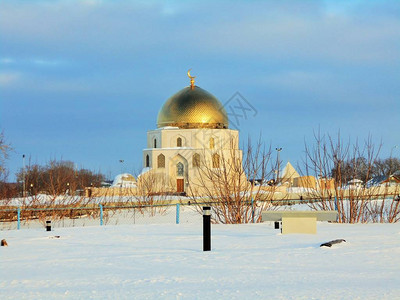 博尔加鞑靼斯坦市俄罗斯冬季风景开阔天空下的博物馆令图片