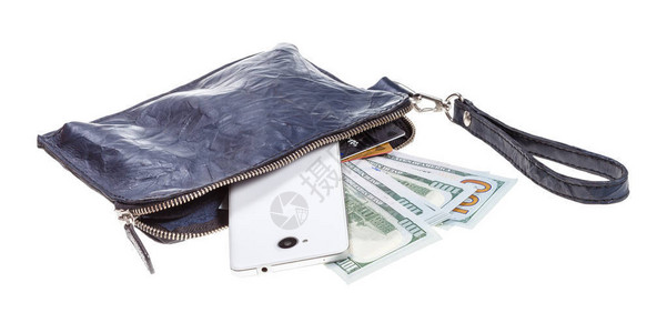 装有电话信用卡和白背景孤立的美元的小蓝皮纸手袋图片