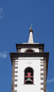 圣佩德罗教堂的塔楼位于图片