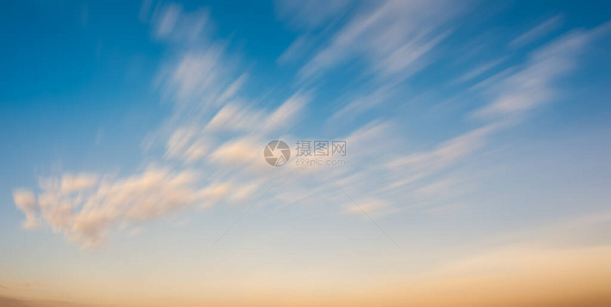 抽象的天空和云彩自然背景图片