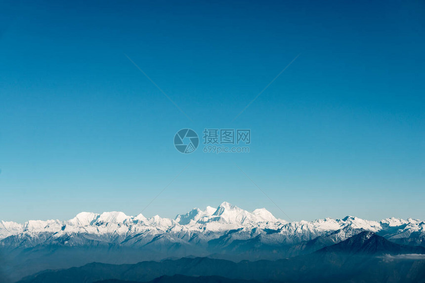 尼泊尔喜马拉雅山峰图片