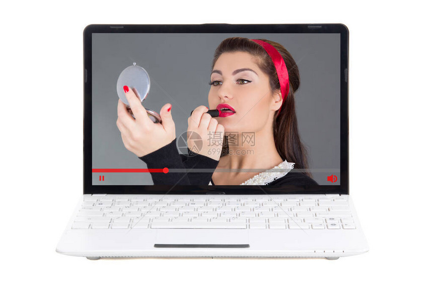 美容博客概念用笔记本电脑与视频博客在白色背景隔离的屏图片