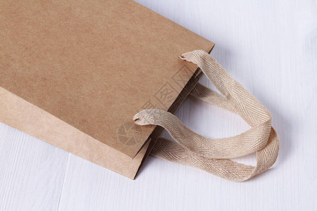 包装模板拟手柄由天然材料制成包装的一部分用于外卖的一次小工艺纸袋图片