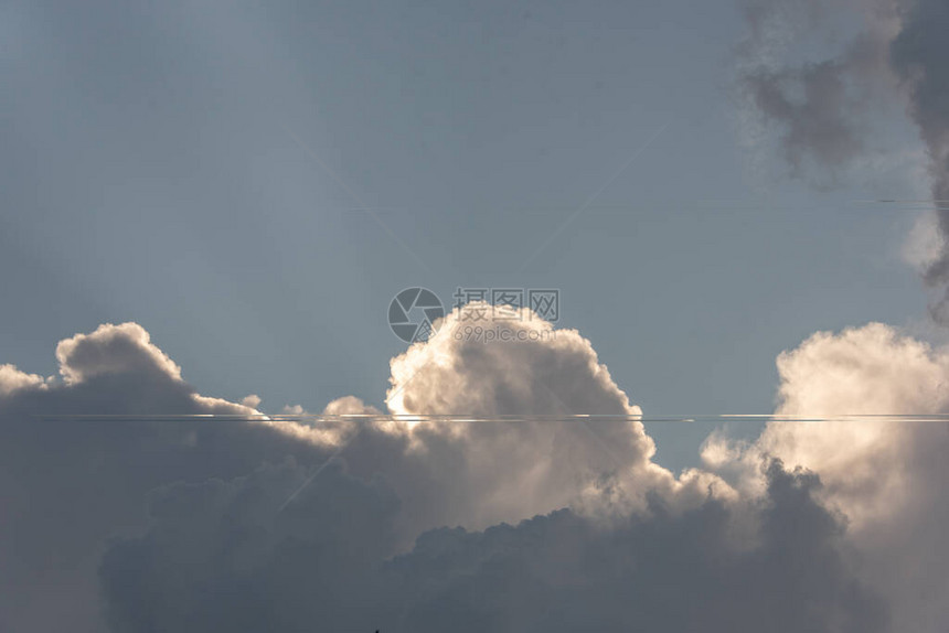 天界概念日落日出与云图片
