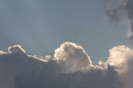 天界概念日落日出与云图片