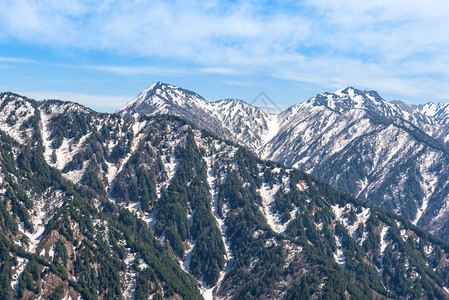 雪山丘脉位于TateyamaKurobeA图片