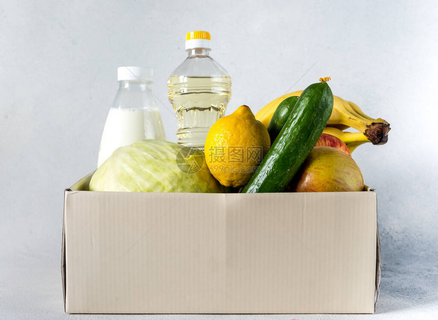 送餐盒捐赠食物捐赠概念为人们提供蔬菜水果和其他图片