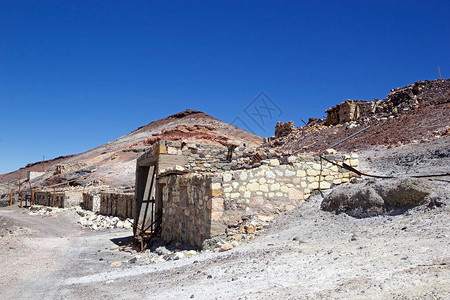 5500万光年阿根廷西北部PunadeAtacama的萨尔塔省MinaJuliaMinaJulia是位于海平面5500米处距CerroEstr背景