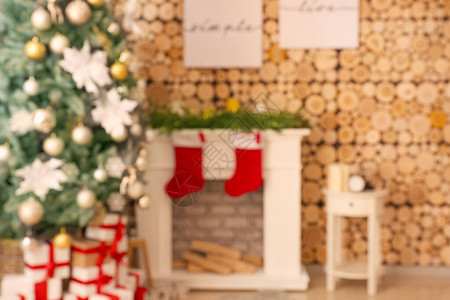 室内房间内装饰圣诞树和壁图片