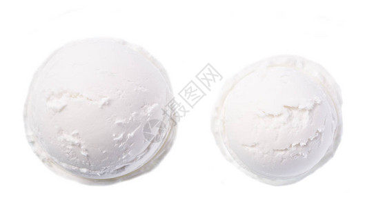 两部分香草冰淇淋在白背景上图片
