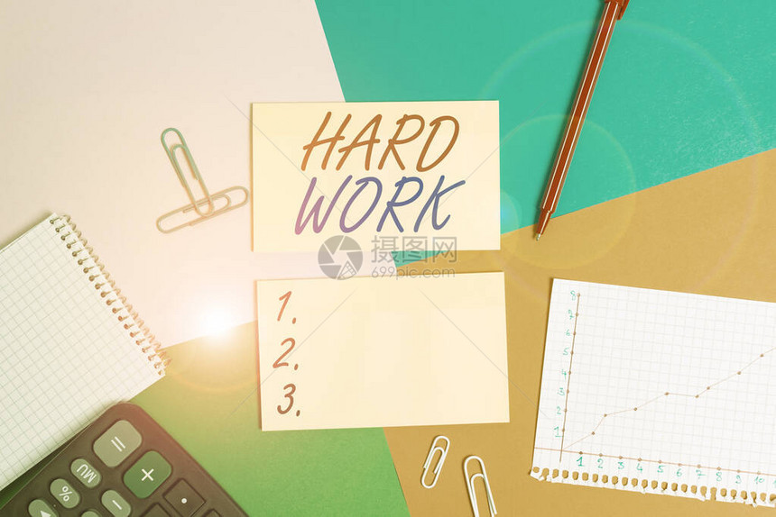 概念手写显示努力工作概念意义总是在工作或耐力上付出很多努力和关心办公用具方桌图片
