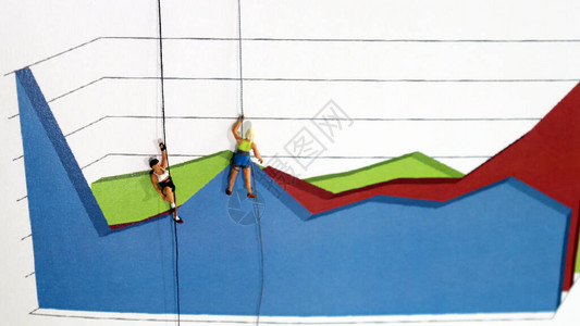 迷你登山者用绳子攀登三个维度区域图个人为完成任务而相互竞争的概念校图片