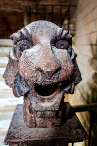 法国Boyard堡内虎头雕像图片