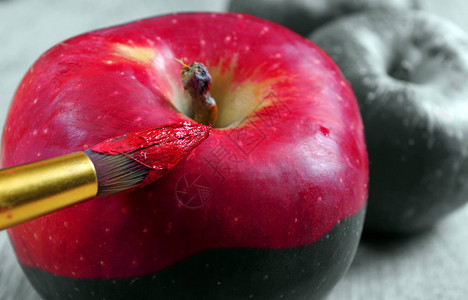 画苹果颜色和形状红苹果特写版图片
