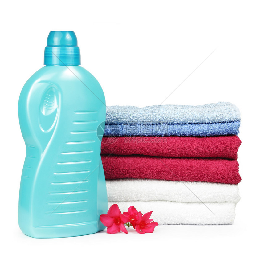 毛巾和液体洗衣液洗图片