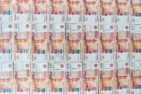 俄罗斯的钱五千零一千张纸币上的俄罗斯卢布特写财务概念图片