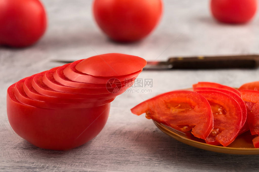 熟的西红柿装饰切开生蔬菜的方法图片