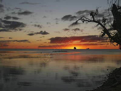 从北马里亚纳群岛渔场看到塞潘环礁湖图片