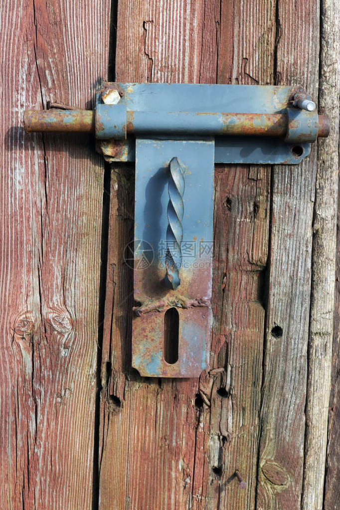 19世纪产于19世纪的鲁斯提农村手工制作的木棚门锁日落图片