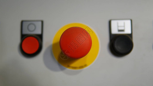 与其它按钮和灯光指示器一起用于工业加工的塑料背景图片