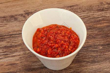碗里的番茄辣酱图片