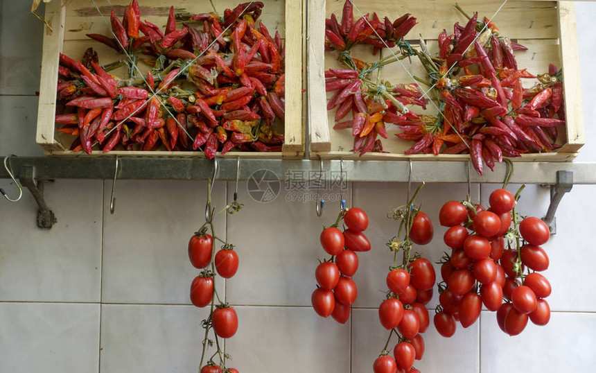在意大利坎帕尼亚那不勒斯的青菜店关闭西红番茄图片