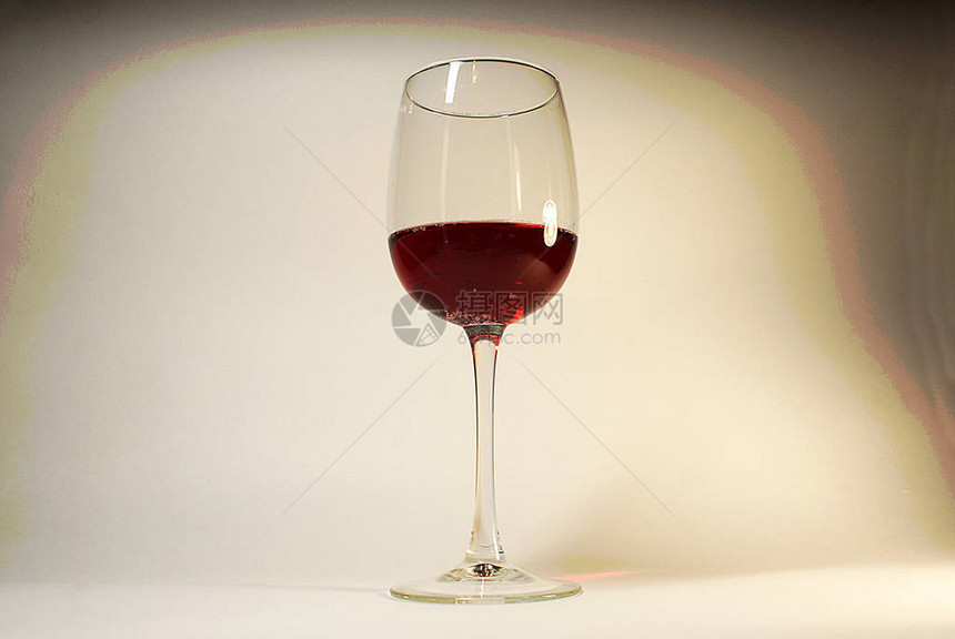 一杯红酒一杯酒图片