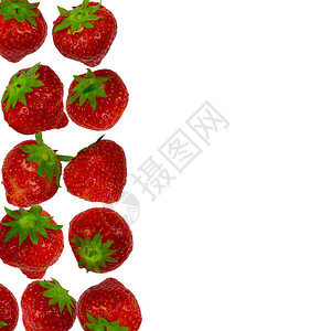 深色背景的草莓图片