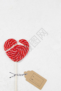 像棒糖一样的红色心碎情人节简约背景红色的心图片
