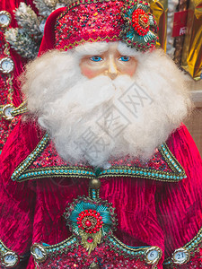 圣诞节装饰着别致装饰服装的圣诞老人图片