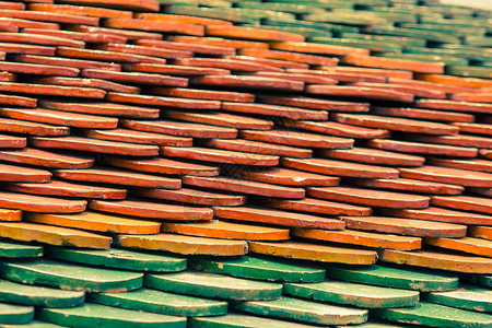 屋顶砖是用粘土层制成的黏土背景图片