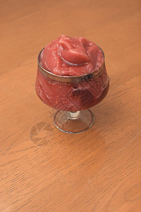 草莓冰凉水图片