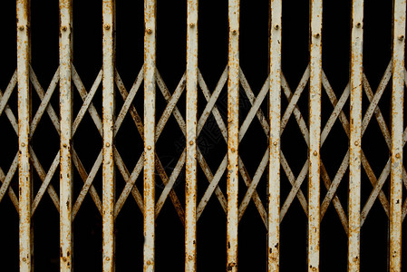 旧折叠金属门旧生锈的铁滑门图片