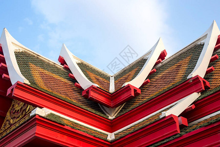 泰国寺庙的屋顶是五颜六色的图片