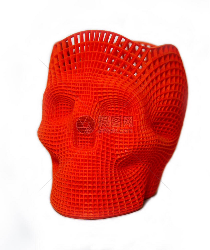 在3D打印机上用红色塑料打印的骨骼白色图片
