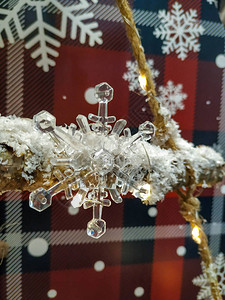 除夕不放假圣诞白色透明不透明雪花与圣诞主题红色和蓝色背景除夕的节日感背景