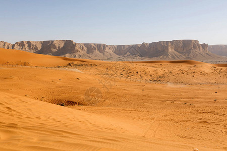 利雅得以南的红沙丘称为红沙图片
