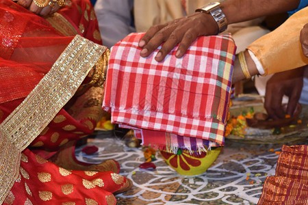 印度结婚仪式孟加拉夫妇在印度教婚礼图片