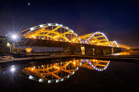 河内龙边的东楚桥图片